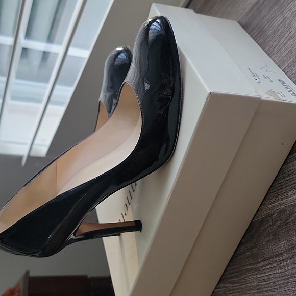 LK Bennett "Shilo" pumps in black patent leather, size 39-1/2 (US Size 9) - Picture 2 of 8